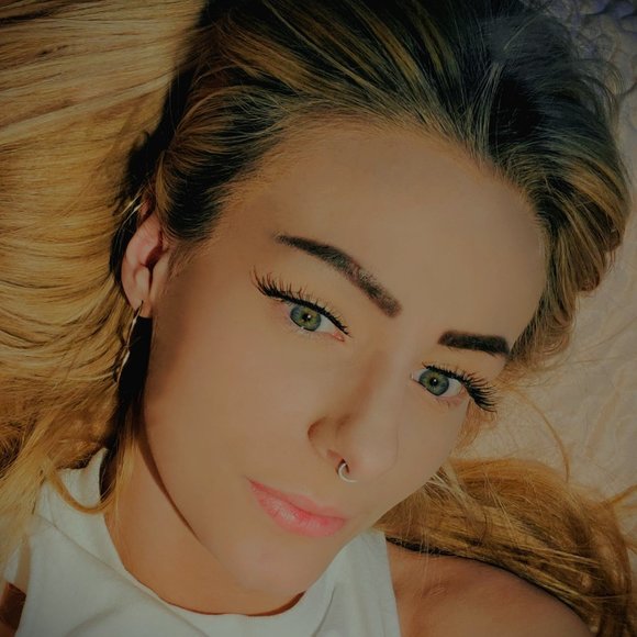 Meet your Posher, Claire - Picture 2 of 3